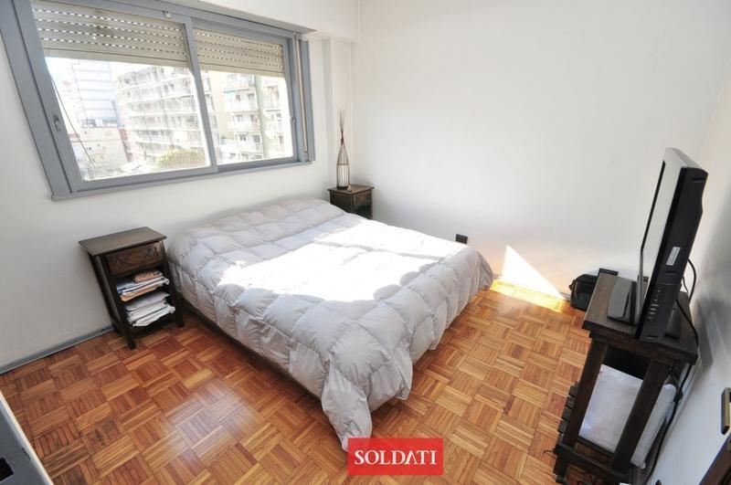 Alquiler 2 ambientes con balcón losa radiante excelente luz recién pintado