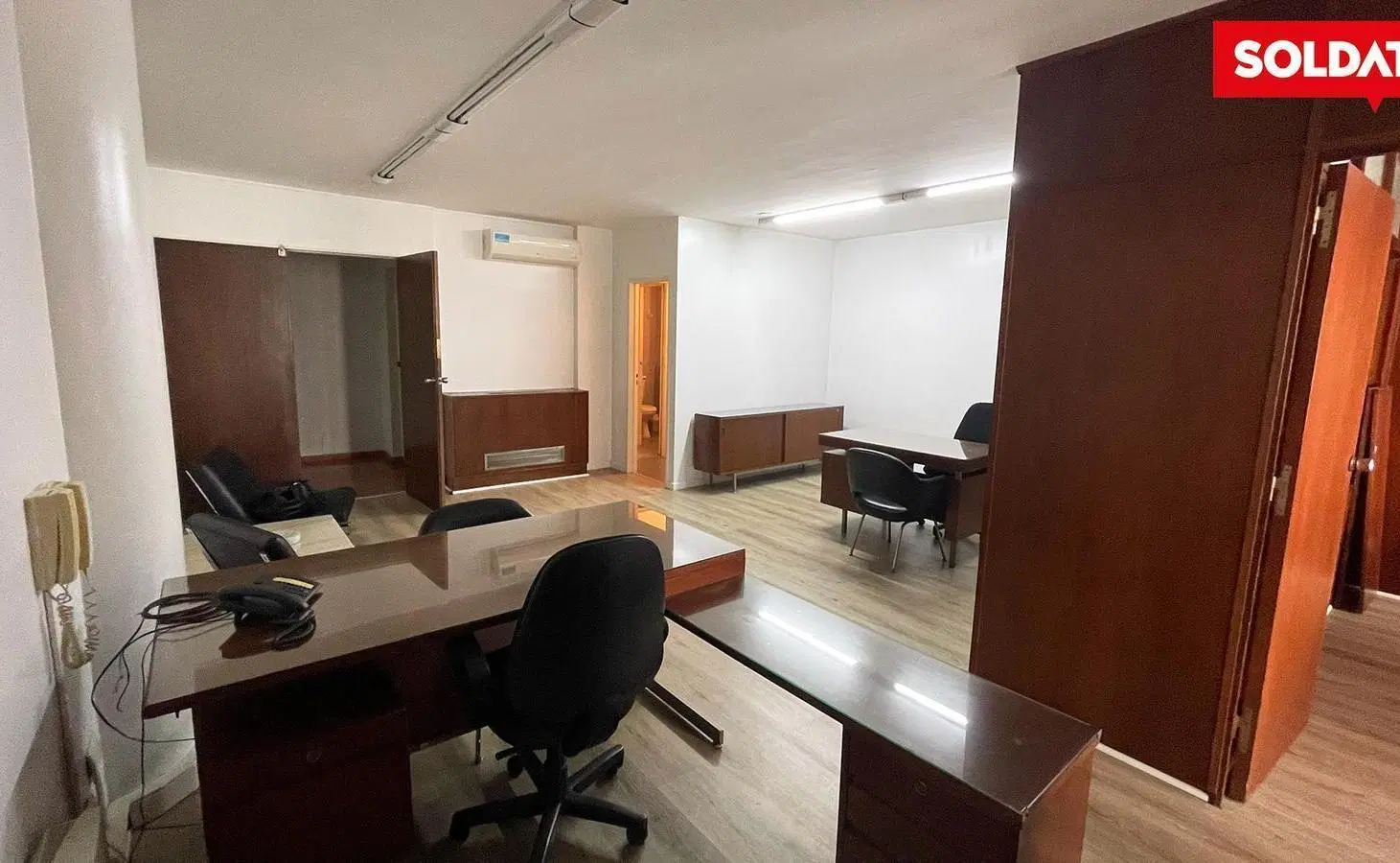 Venta Oficina en Av. de Mayo y Peru, Monserrat. OPORTUNIDAD. 5