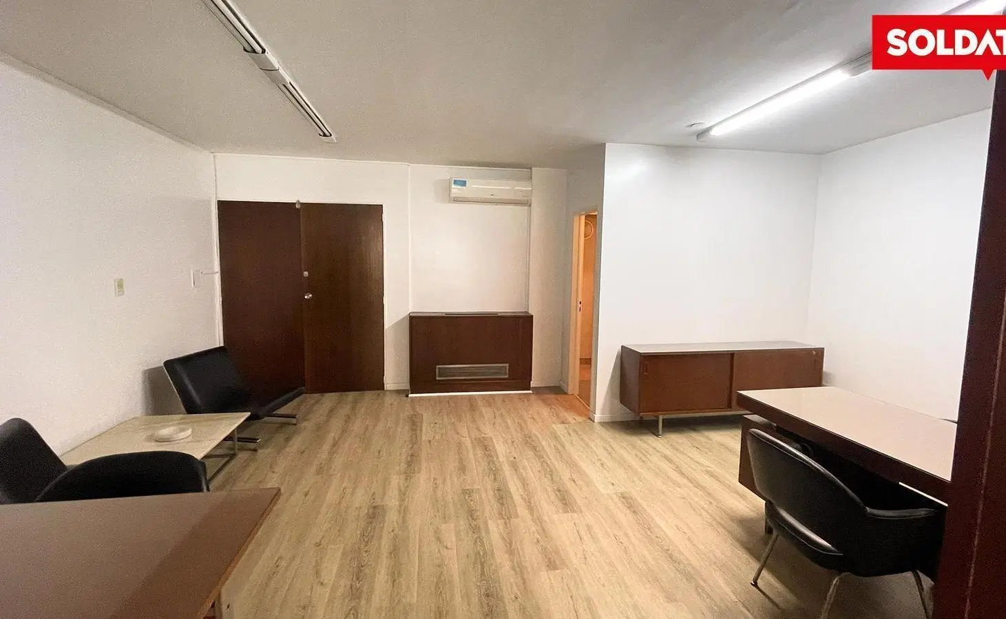 Venta Oficina en Av. de Mayo y Peru, Monserrat. OPORTUNIDAD. 2