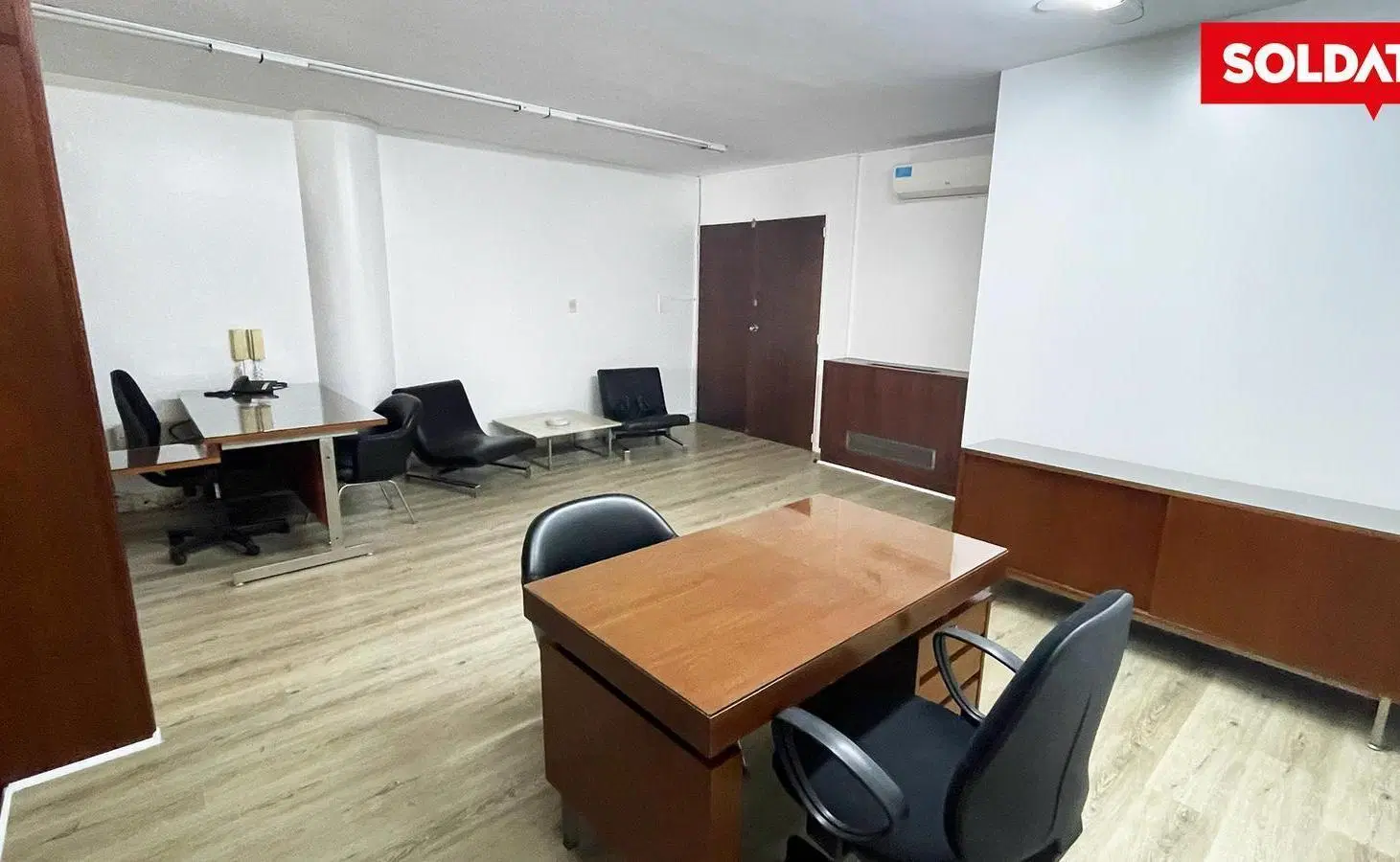Venta Oficina en Av. de Mayo y Peru, Monserrat. OPORTUNIDAD. 4