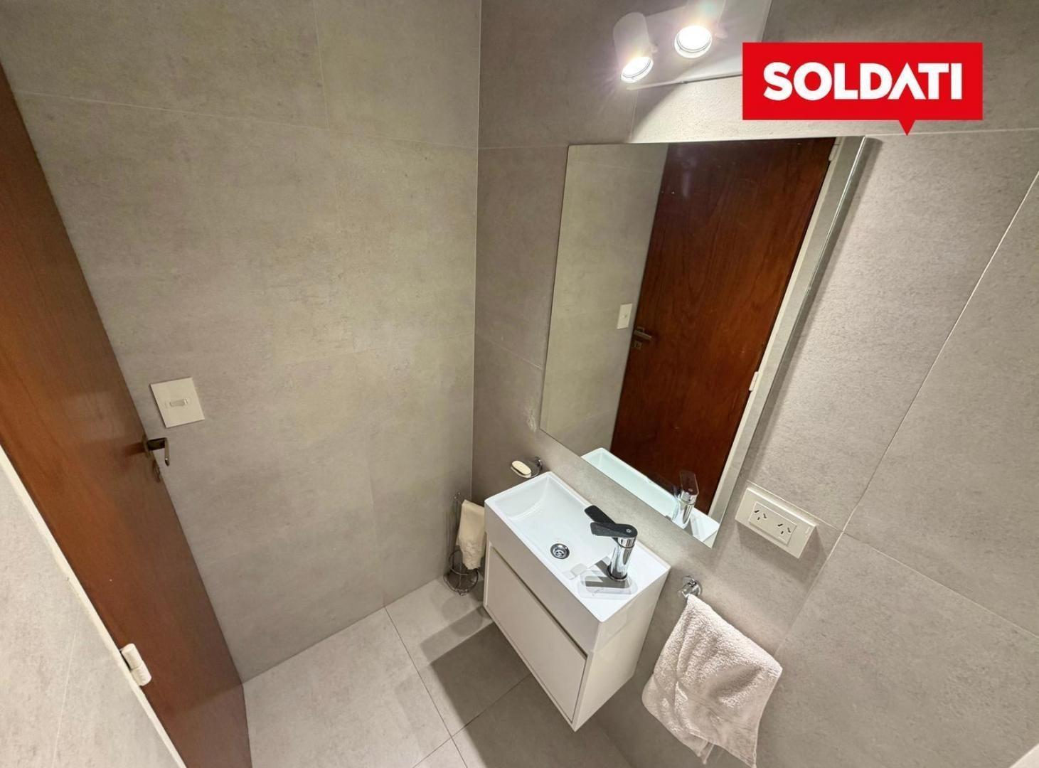 Foto de Departamento en Venta Cuatro Ambientes con dependencia de servicio, imagen 2