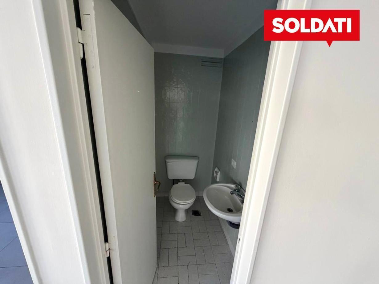 Foto de Oficina Comercial Venta 4 ambientes Retiro con Cochera, imagen 2