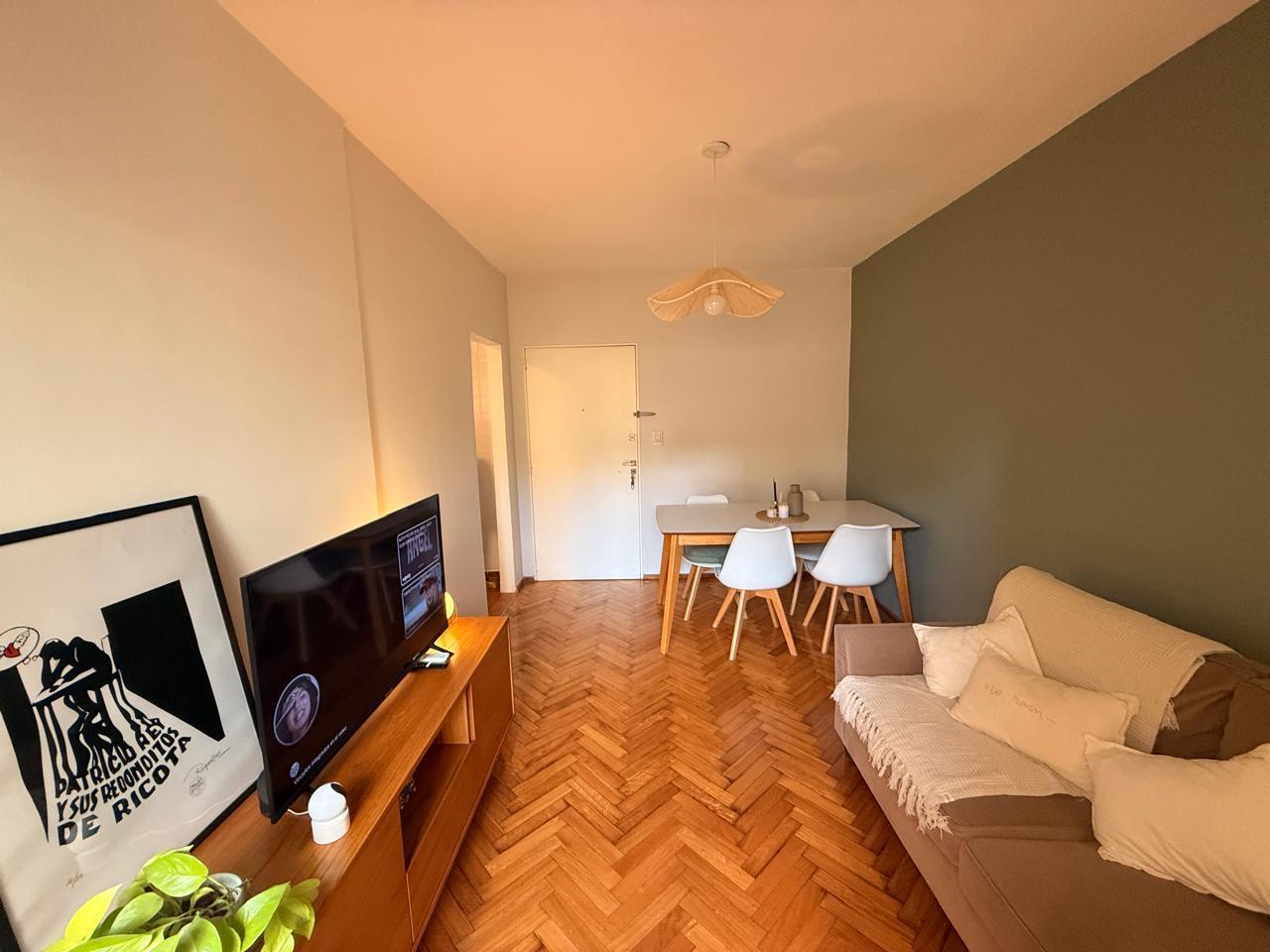 Foto de VENTA | 2 Ambientes : Patio Propio / Cochera / Villa del Parque ., imagen 2