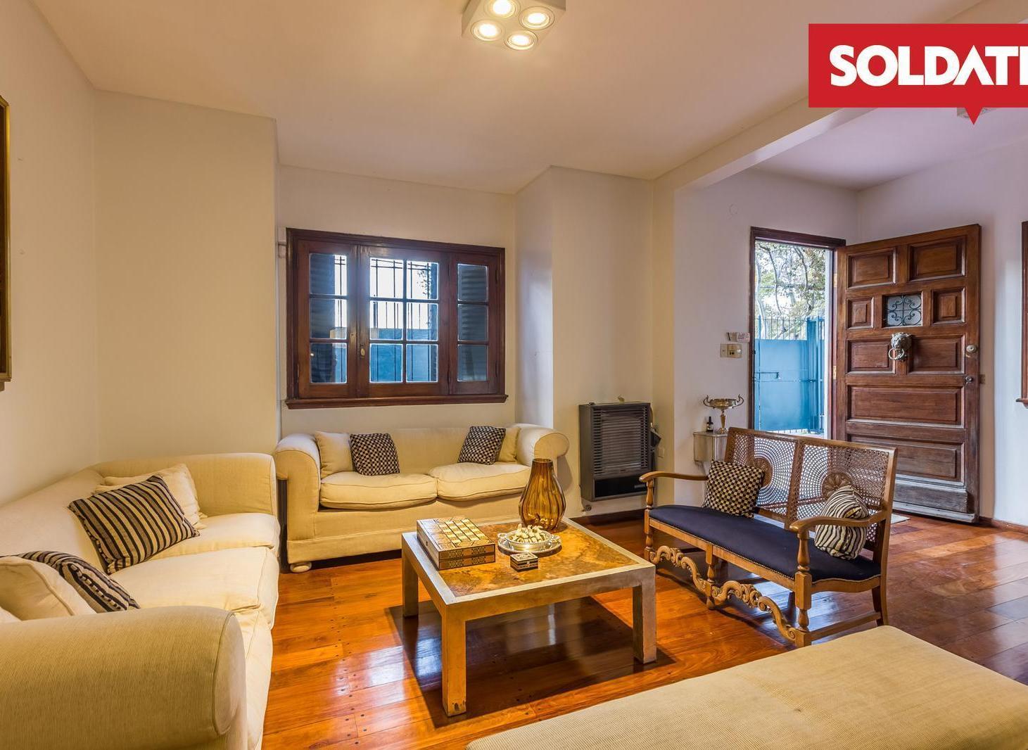 Foto de Venta - Casa 5 ambientes con cochera y piscina - Vicente López, imagen 4