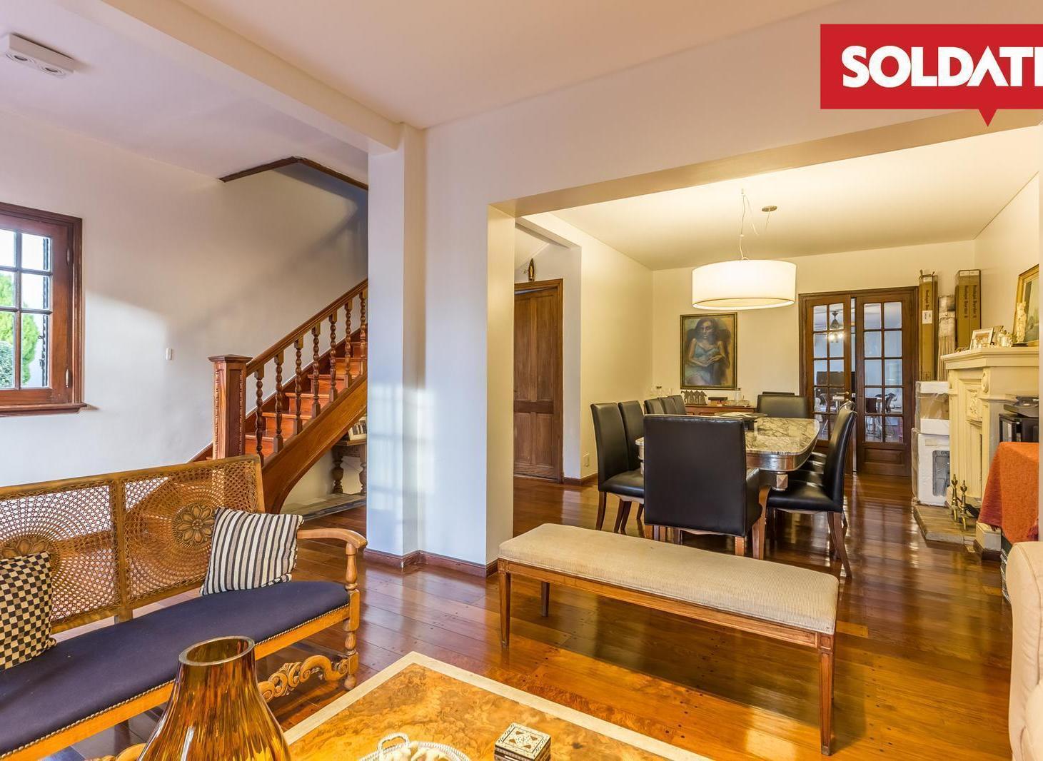 Foto de Venta - Casa 5 ambientes con cochera y piscina - Vicente López, imagen 5