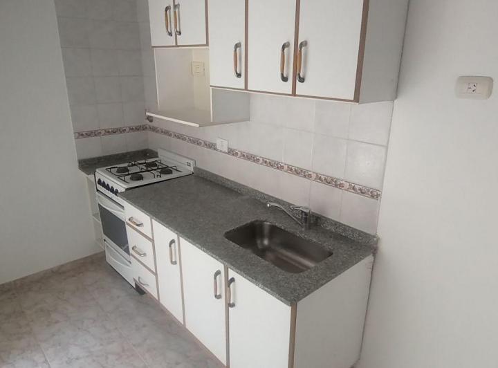 Departamento ALQUILER dos ambientes, TERRAZA Y COCHERA metros del subte A / Flores 1