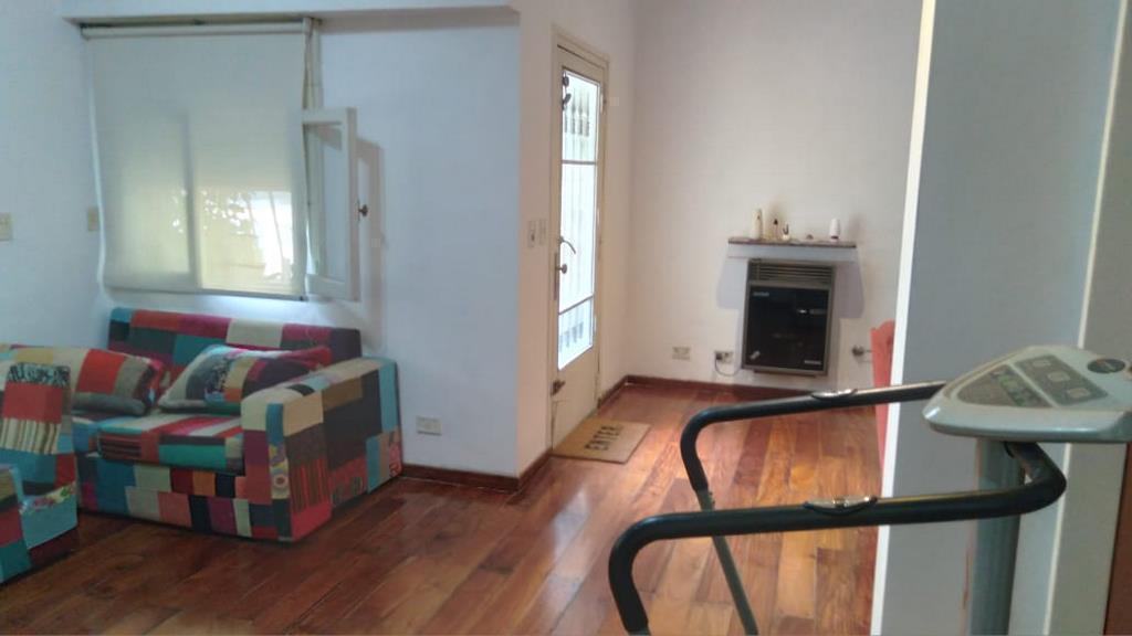 Foto de Excelente casa de 6 ambientes. Mercedes al 4900, imagen 4