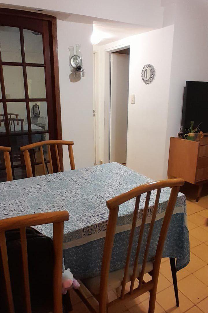 Departamento 2 ambientes con patio. Apto profesional.