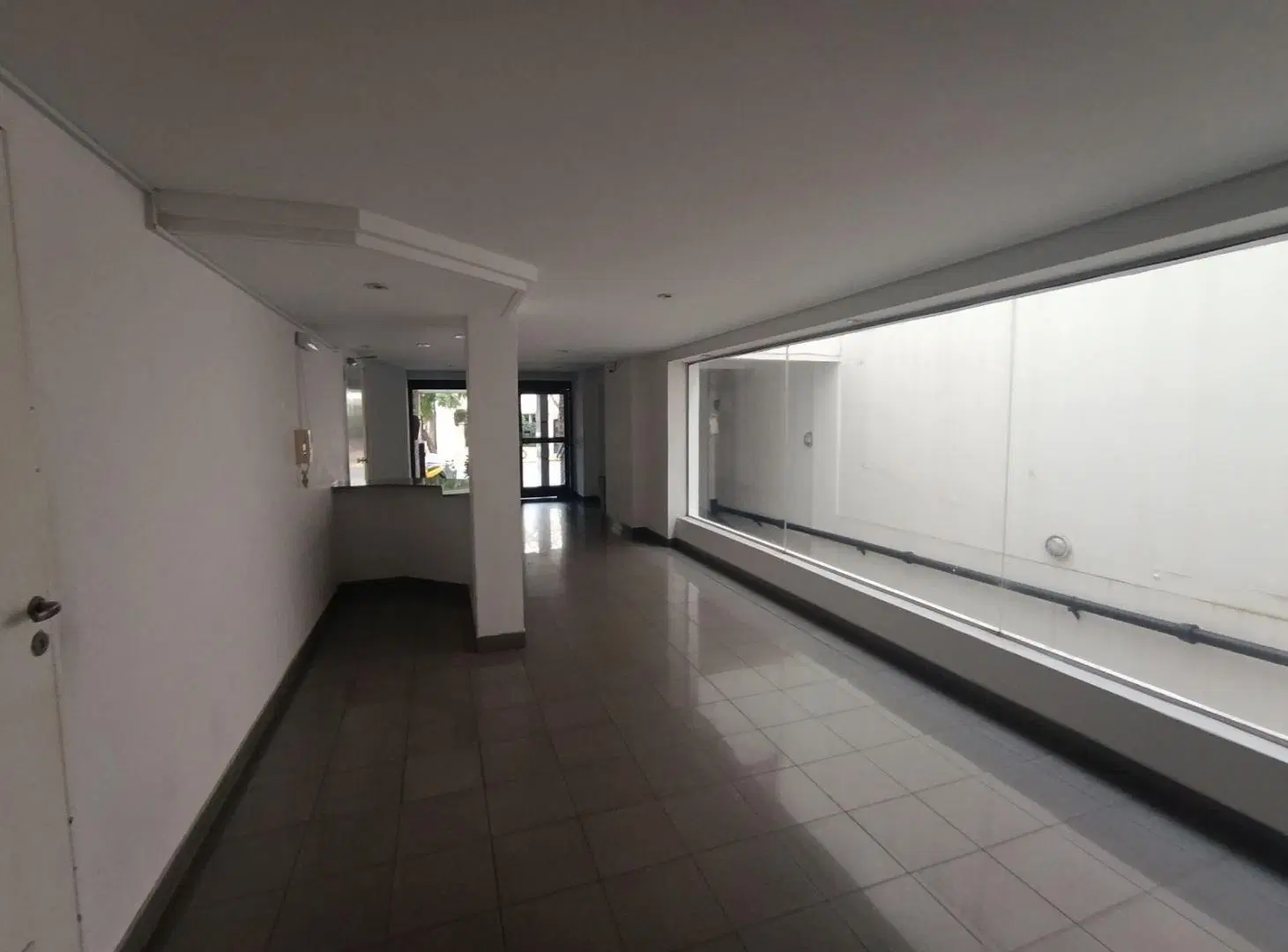Departamento monomabiente en alquiler contrafrente balcon Flores Sur 4