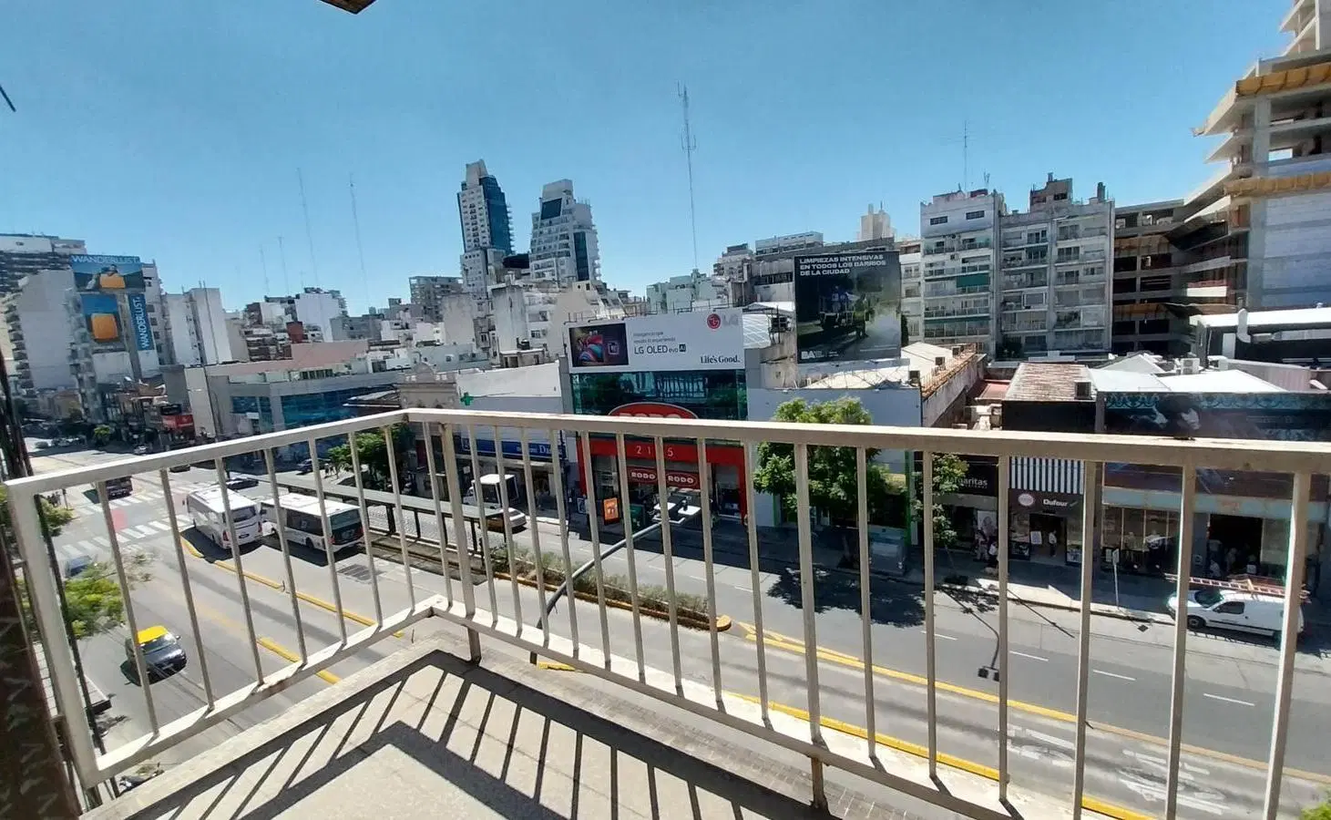Departamento en venta en Cabildo 2134 al frente balcon corrido A RECICLAR 2