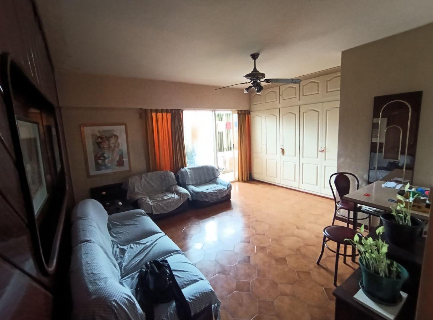 Foto de Departamento 3 ambientes venta contrafrente balcon opcion cochera, imagen 1