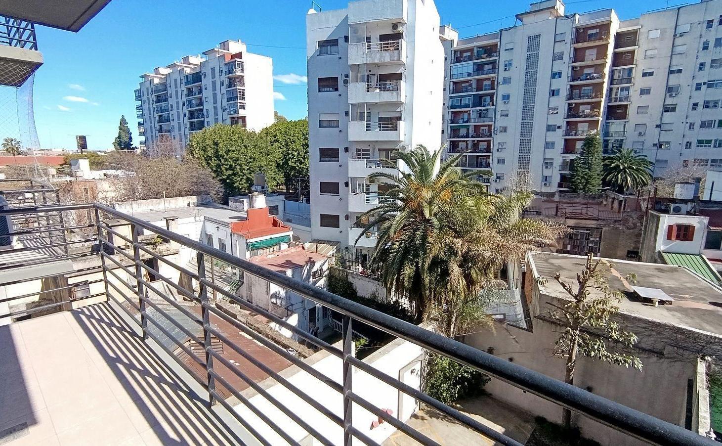 Foto de Departamento monoambiente alquiler impecable con balcon Parque Chacabuco, imagen 1