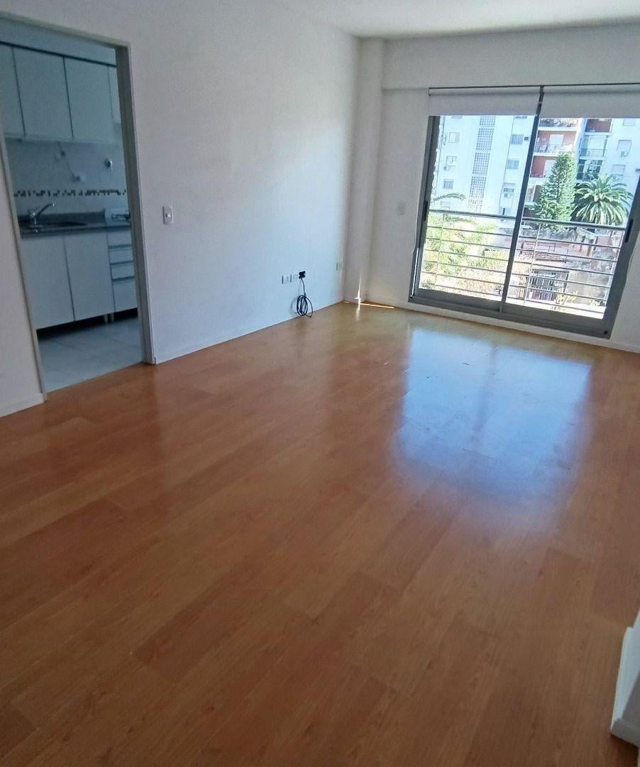 Foto de Departamento monoambiente alquiler impecable con balcon Parque Chacabuco, imagen 5