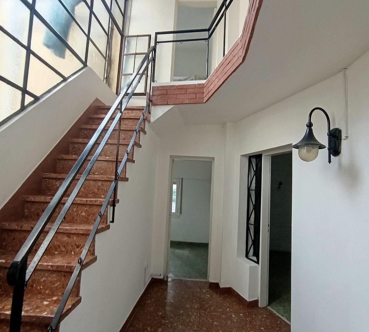 Foto de PH alquiler Flores 4 amb dep. Primer piso por escalera, imagen 3