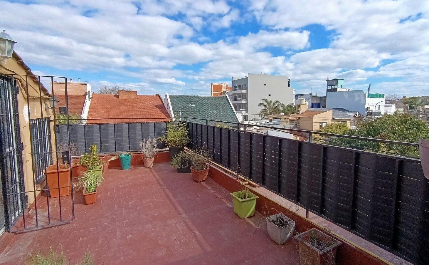 Foto de PH en venta 4 ambientes Liniers entrada independiente quincho parrilla, imagen 1