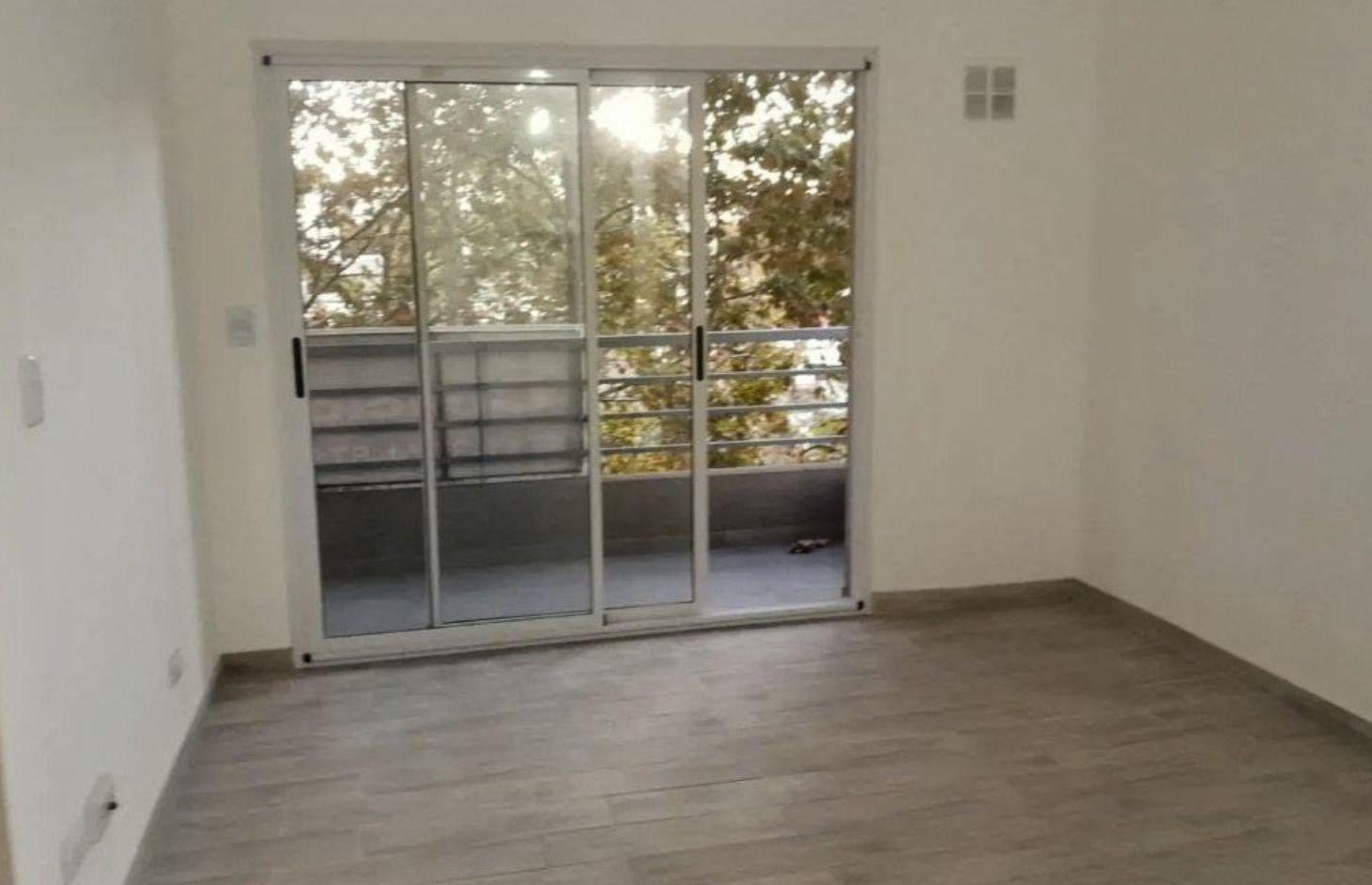 Foto de Departamento dos ambientes en alquiler frente balcon Leopardi 74 Villa, imagen 1