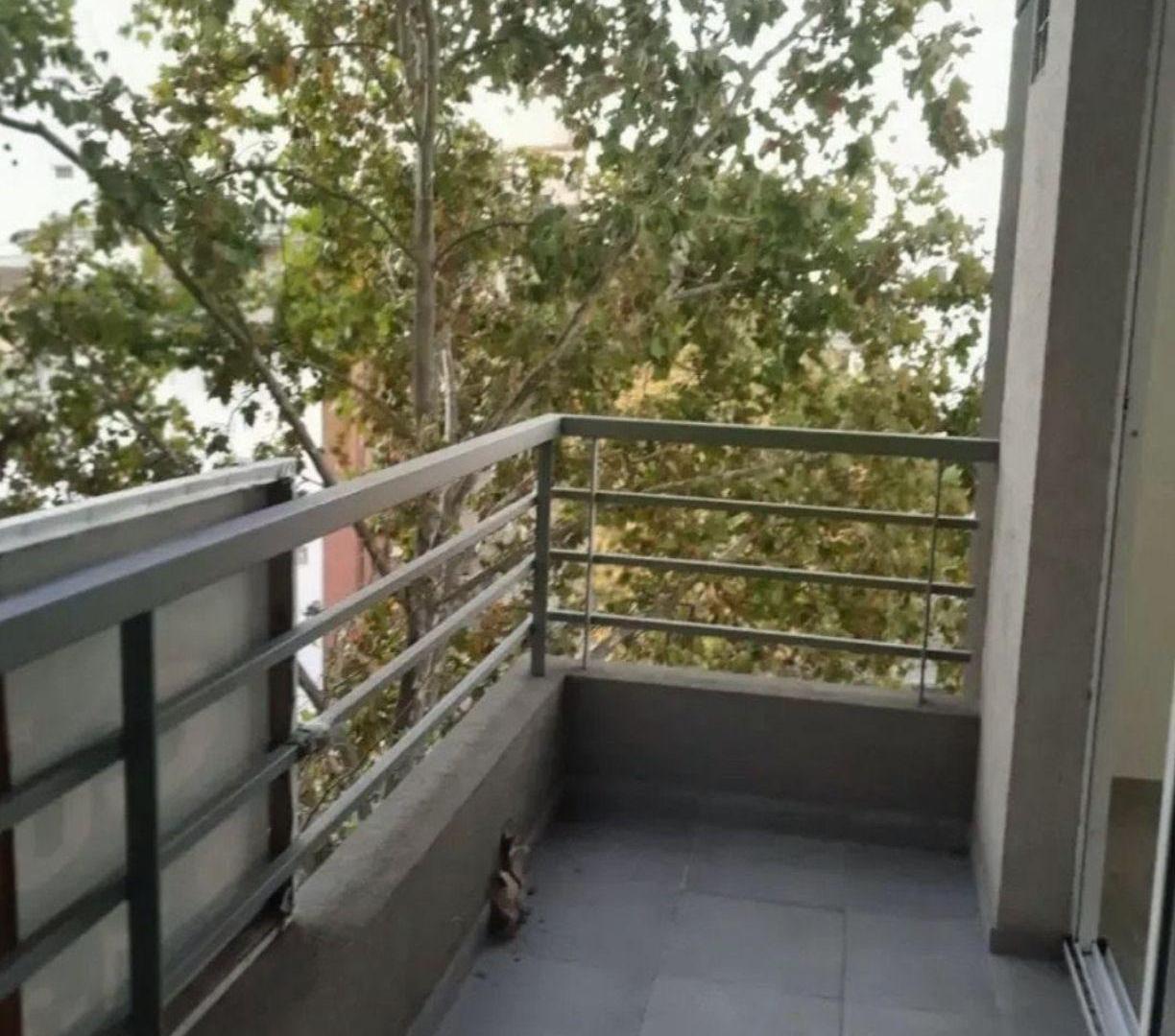 Foto de Departamento dos ambientes en alquiler frente balcon Leopardi 74 Villa, imagen 2