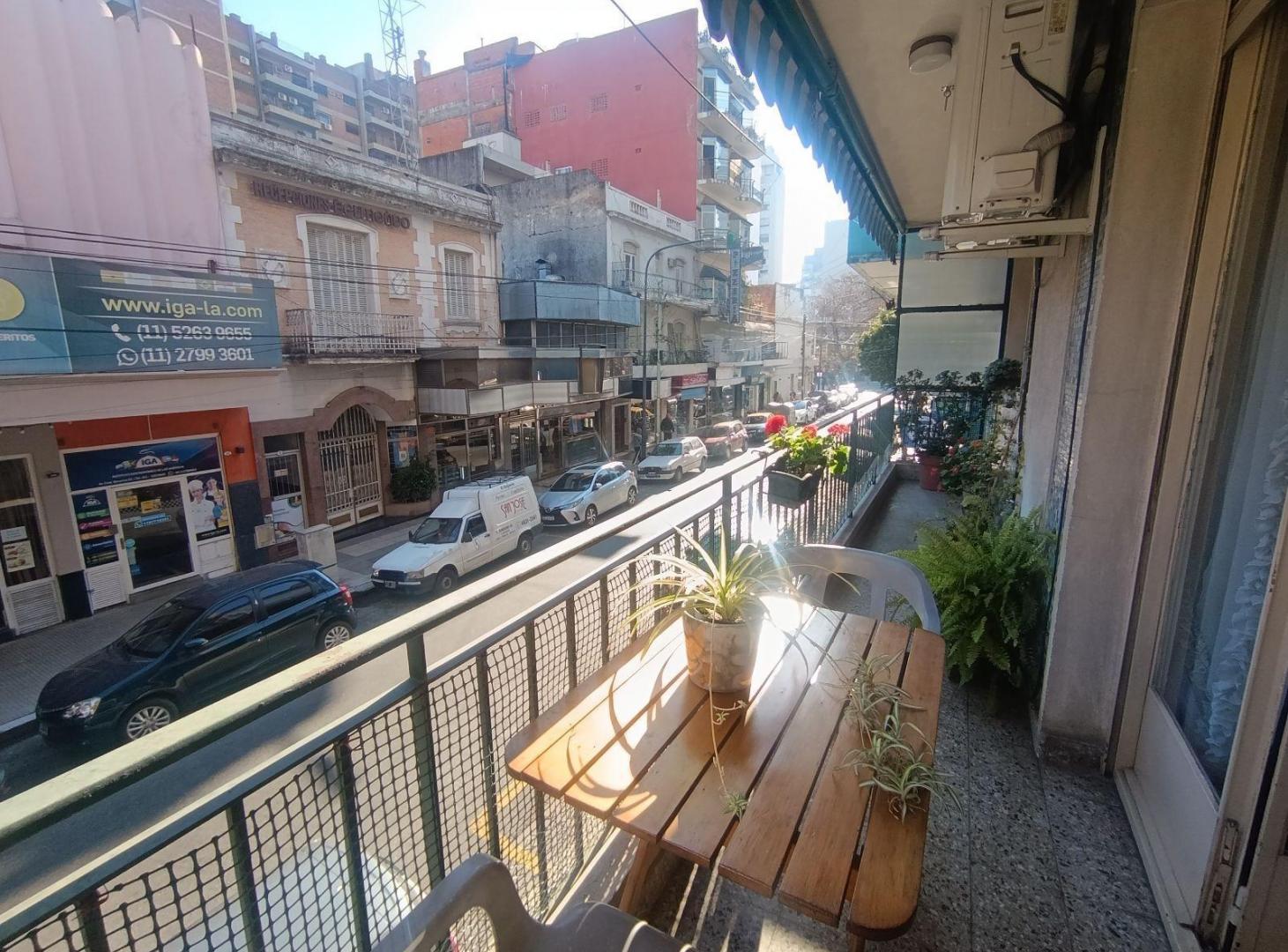 Foto de Departamento en venta 3 amb con dependencia al frente, balcon Luminoso, imagen 1
