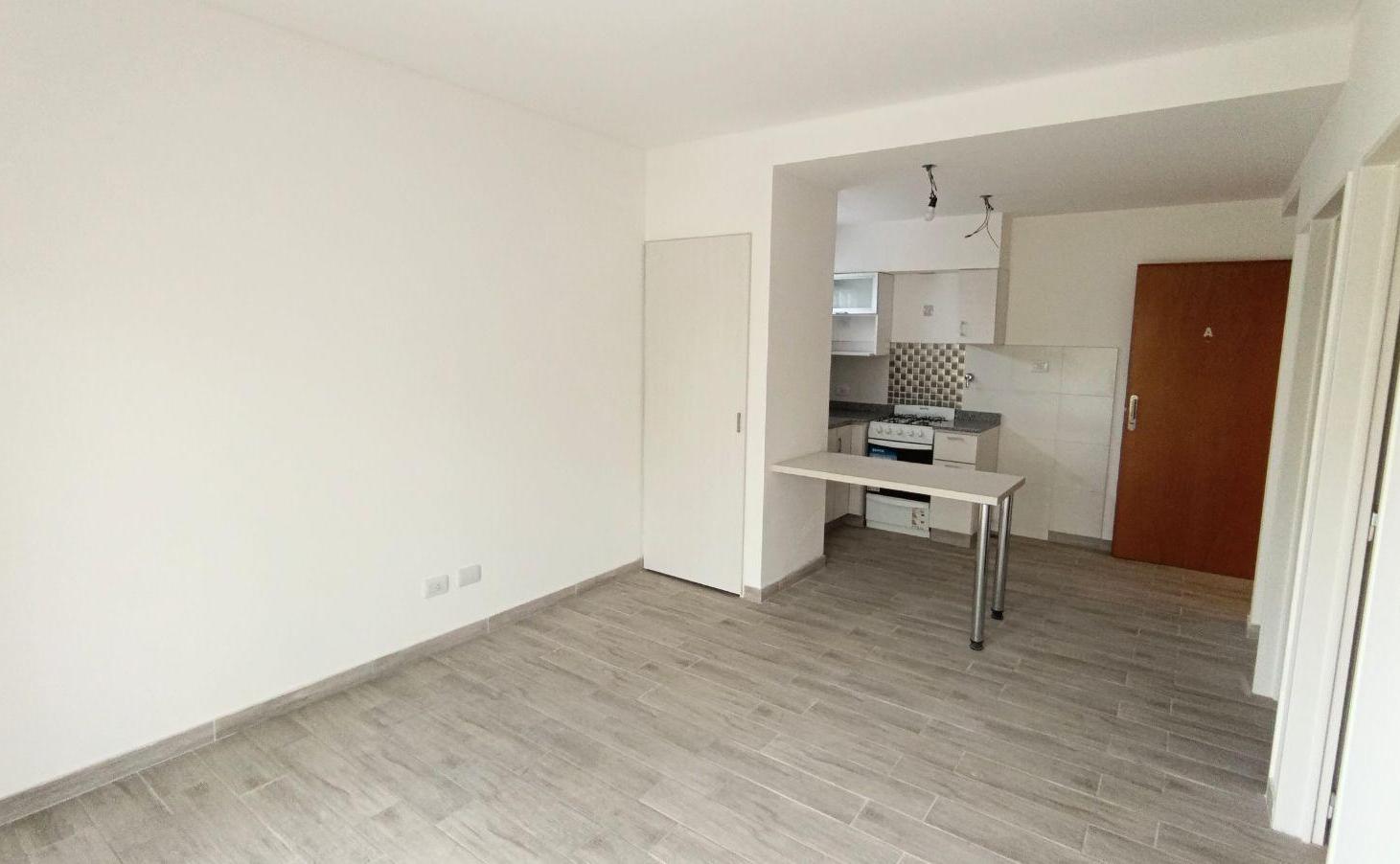 Foto de Departamento dos ambientes en alquiler frente balcon Leopardi 74 Villa, imagen 4