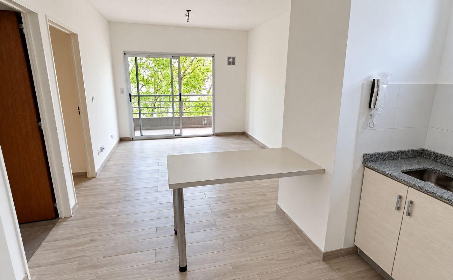 Foto de Departamento dos ambientes en alquiler frente balcon Leopardi 74 Villa, imagen 3