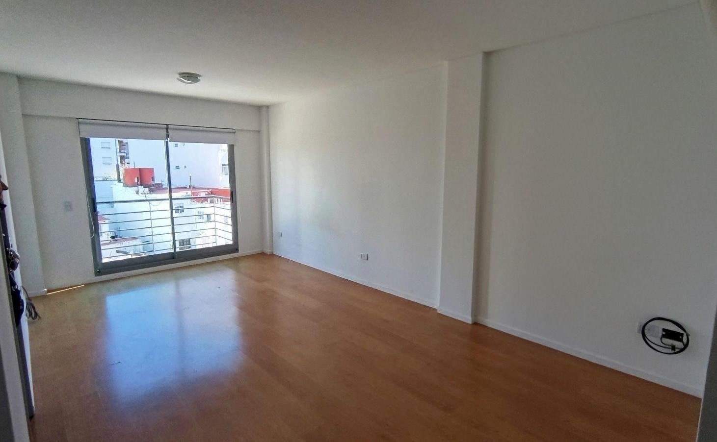 Foto de Departamento monoambiente alquiler impecable con balcon Parque Chacabuco, imagen 5