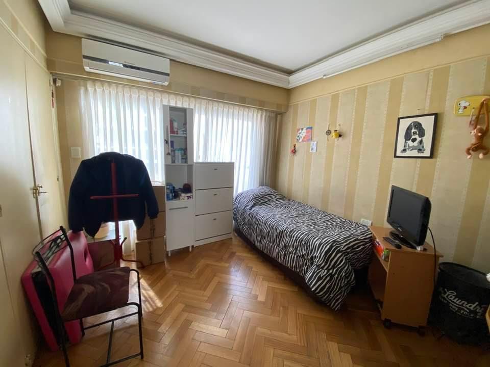 Piso Parque Rivadavia 6 Ambientes y 2 Cocheras Venta 3