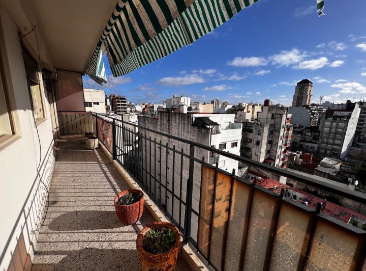VENTA DEPARTAMENTO 4 AMBIENTES ALMAGRO CONTRAFRENTE BALCON