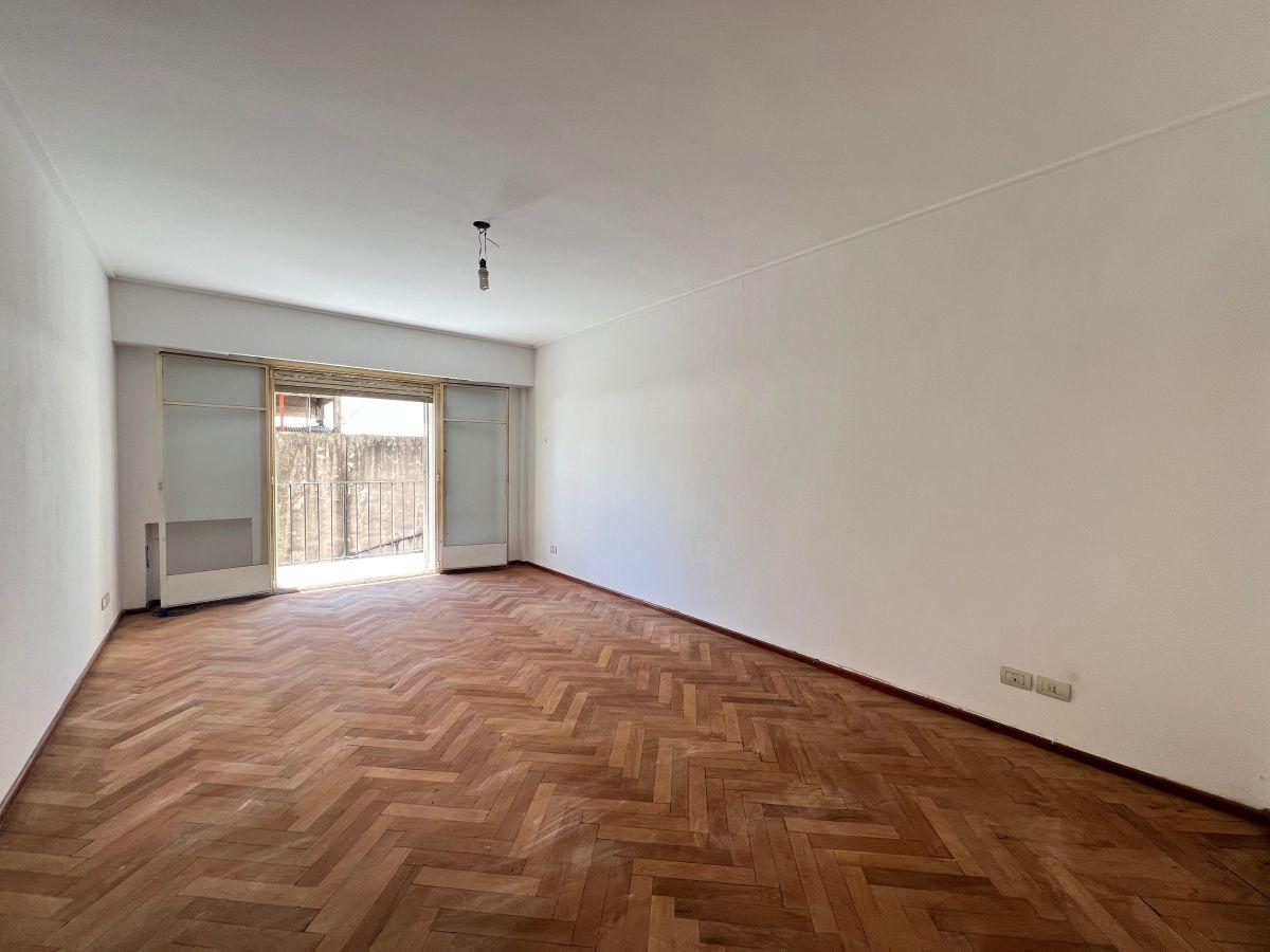 VENTA 2 AMBIENTES AMPLIOS CONTRAFRENTE BALCON FLORES APTO CREDITO