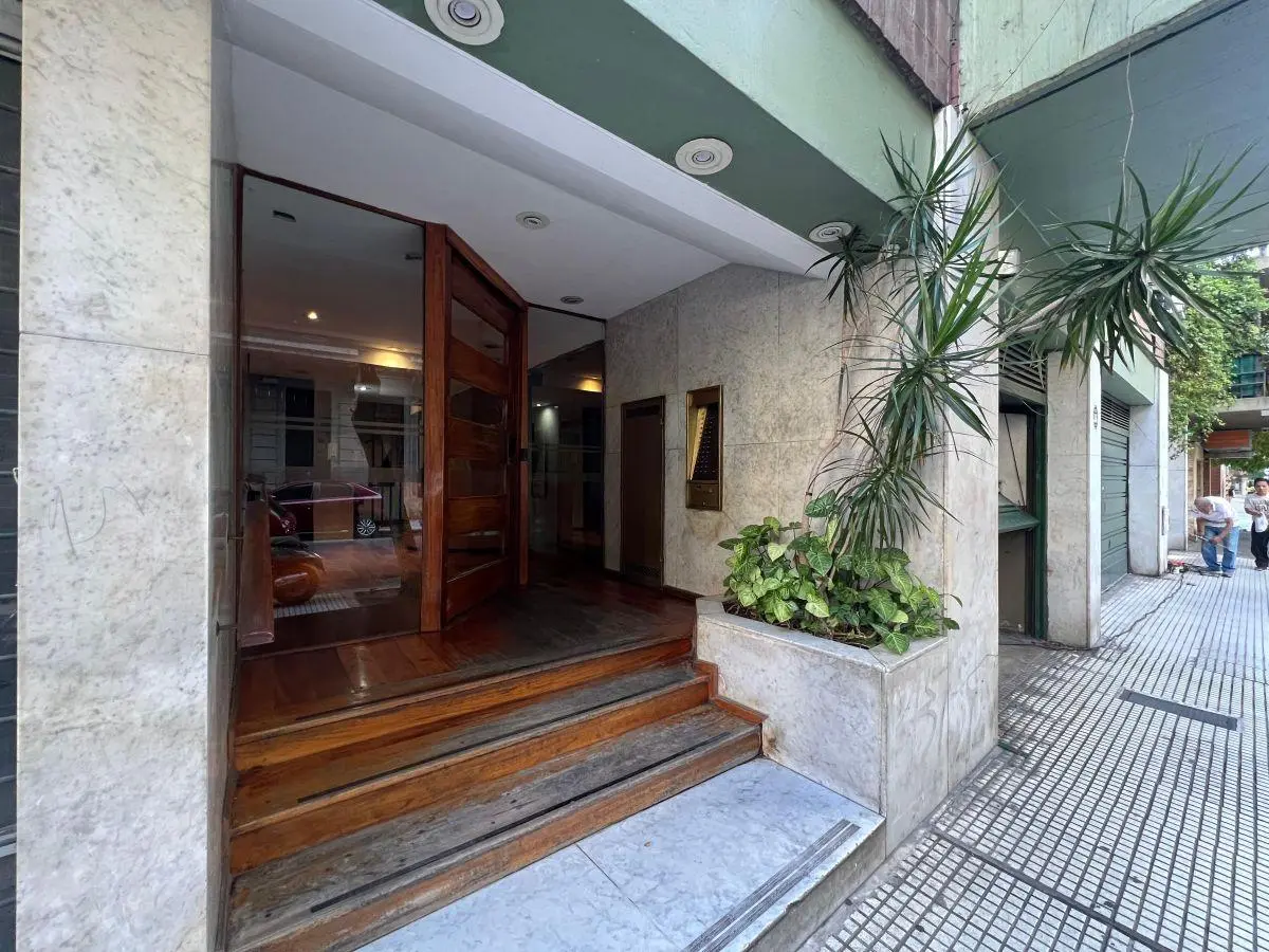 VENTA DEPARTAMENTO 5 AMBIENTES ALMAGRO COCHERA BALCON APTO PROFESIONAL 2