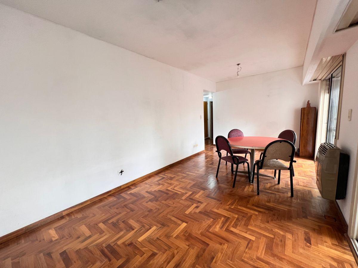Foto de VENTA DEPARTAMENTO 2 AMBIENTES SEMIPISO FLORES BALCON APTO CREDITO, imagen 1
