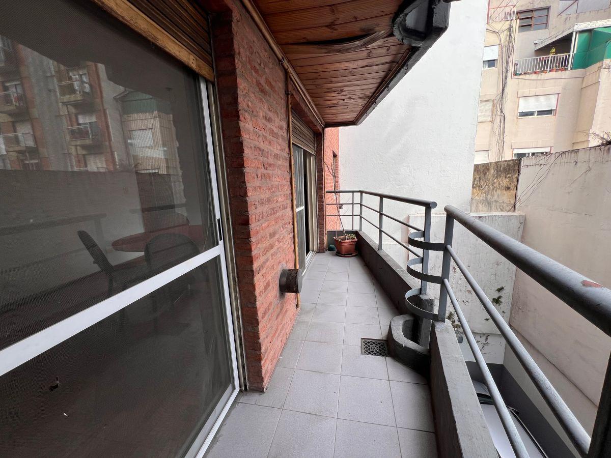Foto de VENTA DEPARTAMENTO 2 AMBIENTES SEMIPISO FLORES BALCON APTO CREDITO, imagen 5