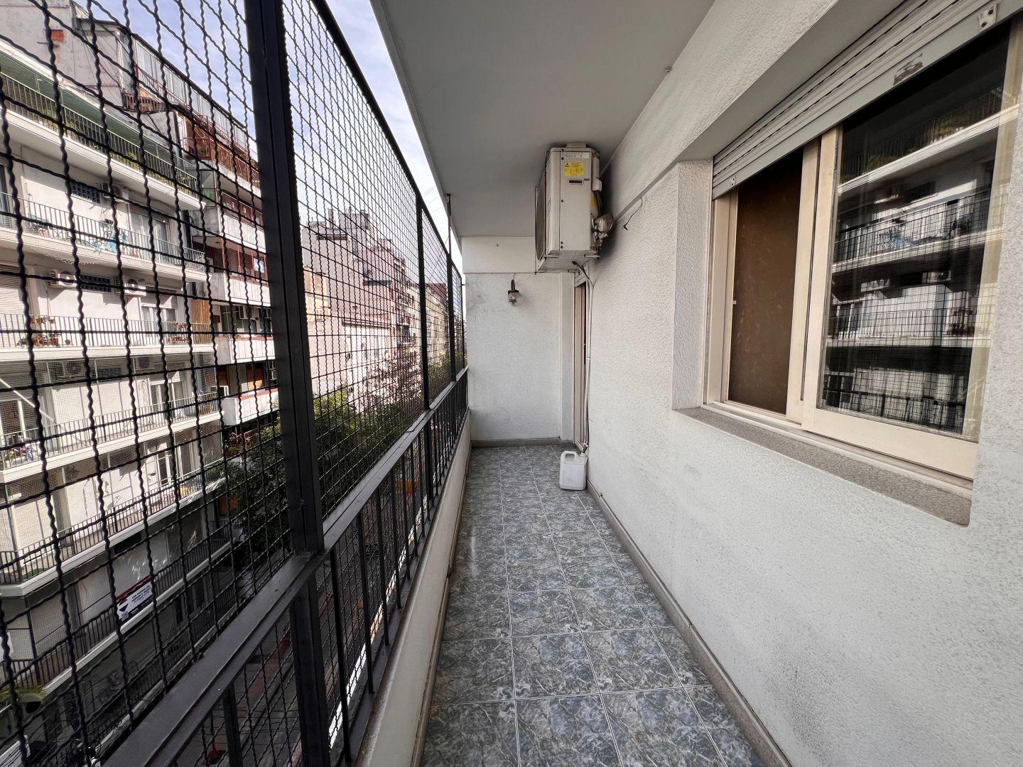 Foto de VENTA 3 AMBIENTES CABALLITO ALMAGRO FRENTE BALCON, imagen 2