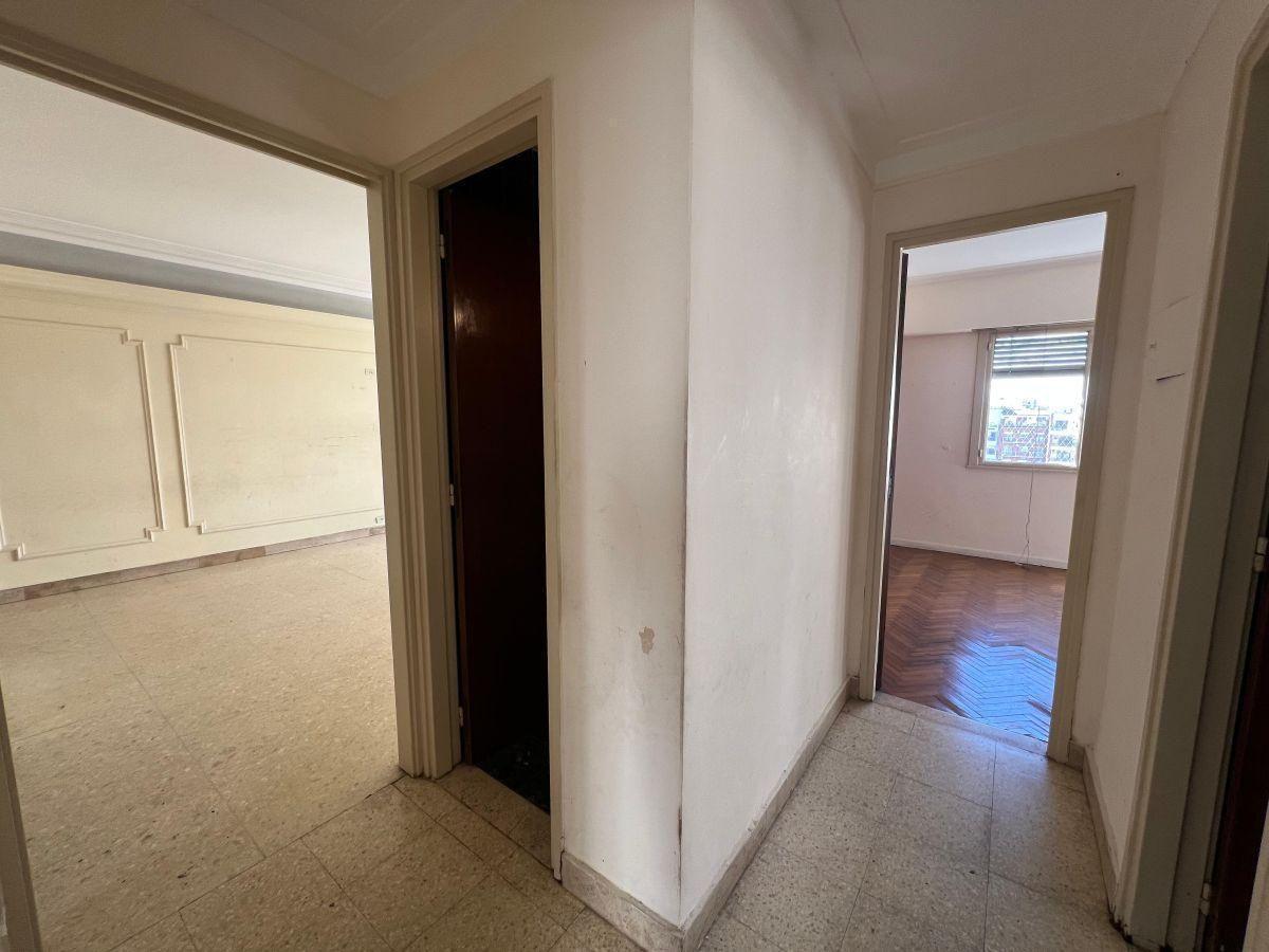 Foto de VENTA DEPARTAMENTO 4 AMBIENTES DEPENDENCIA ALMAGRO BALCON TERRAZA, imagen 5