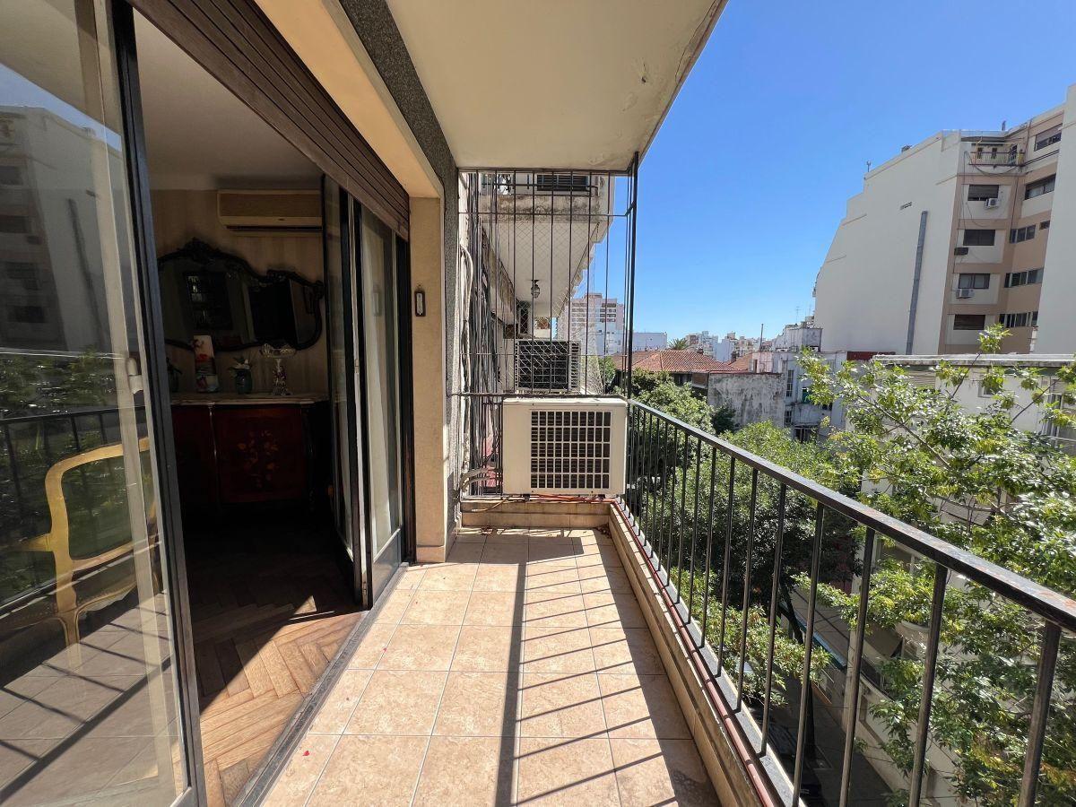Foto de VENTA DEPARTAMENTO 3 AMBIENTES FLORES BALCON FRENTE APTO PROFESIONAL, imagen 2