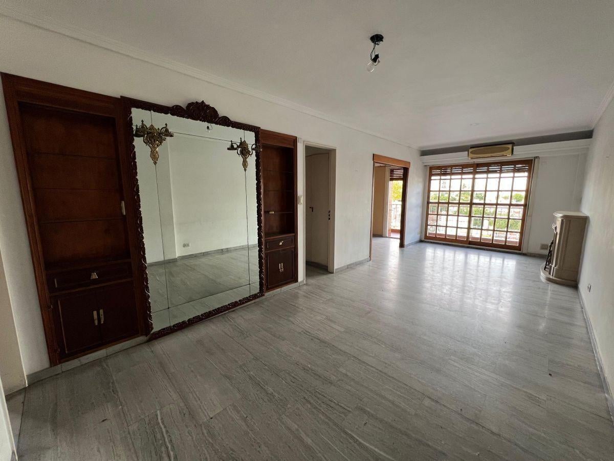 Foto de Departamento 6 ambientes 4 dormitorios en venta en Almagro balcon, imagen 2