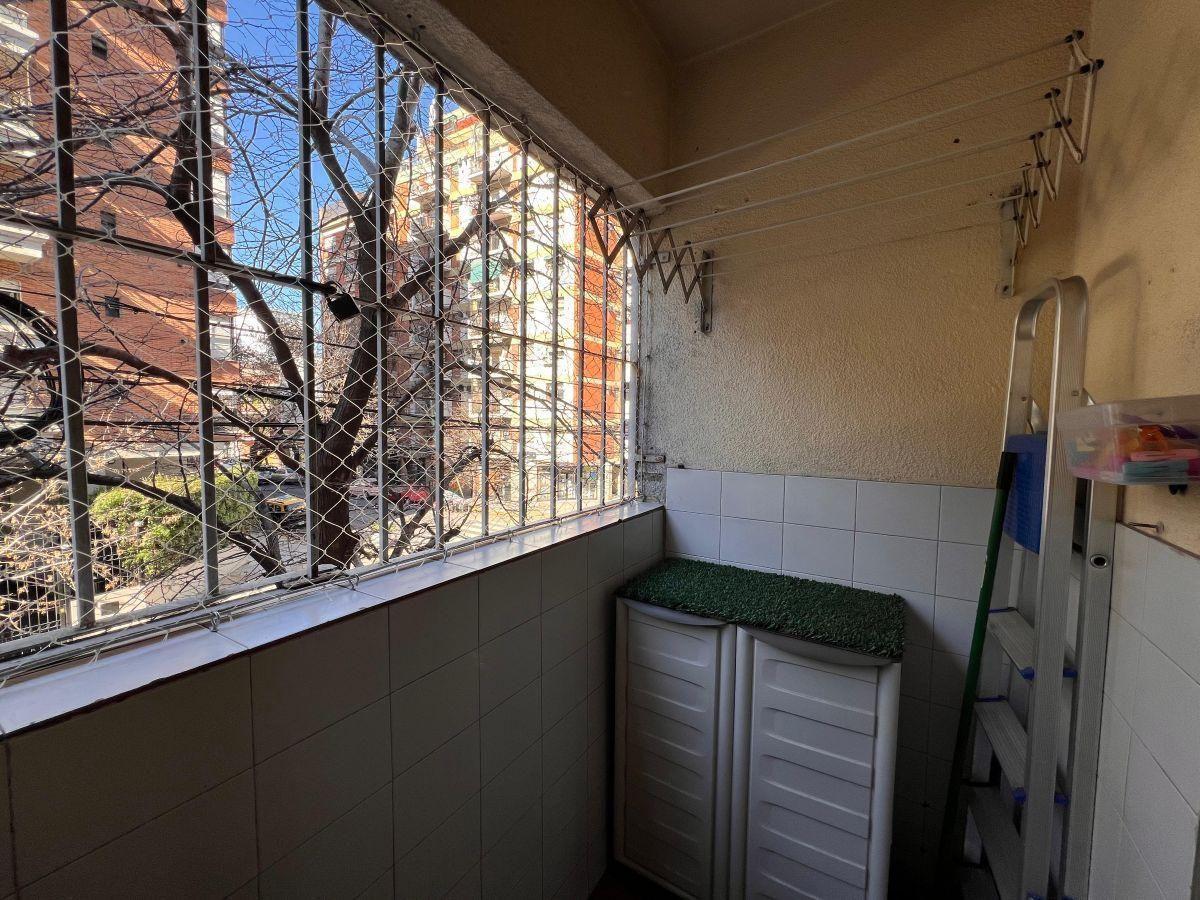 Foto de VENTA DEPARTAMENTO 4 AMBIENTES ALMAGRO FRENTE BALCON, imagen 2