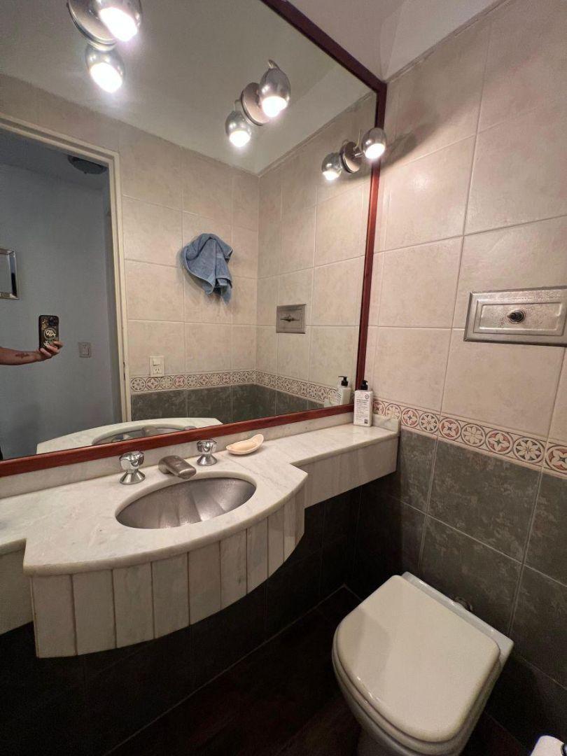 Foto de VENTA DEPARTAMENTO 5 AMBIENTES ALMAGRO COCHERA BALCON APTO PROFESIONAL, imagen 1