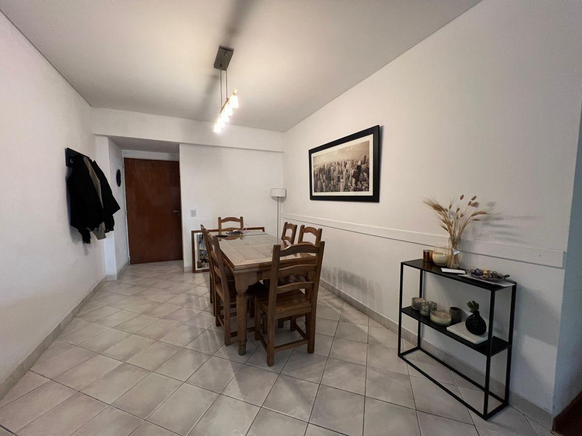 Foto de VENTA DEPARTAMENTO 5 AMBIENTES ALMAGRO COCHERA BALCON APTO PROFESIONAL, imagen 2