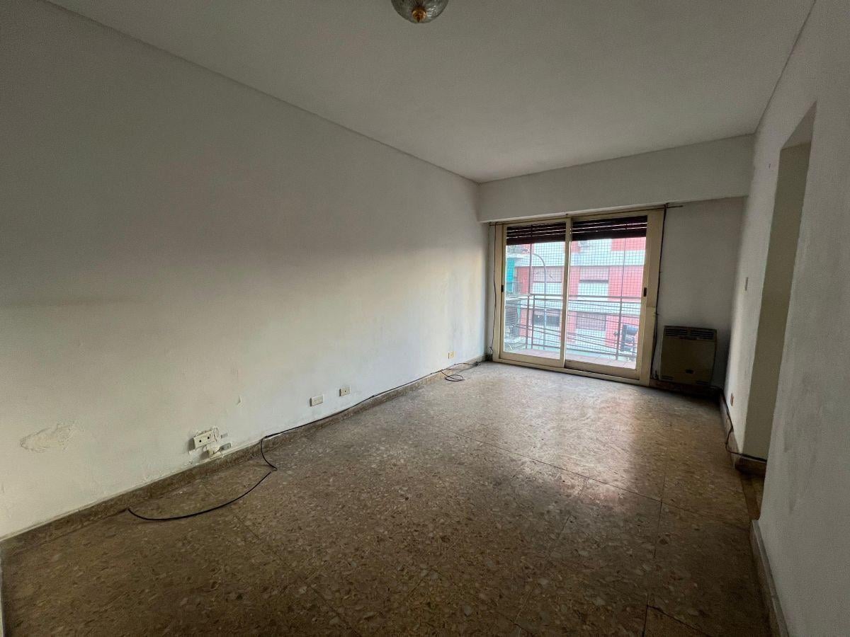 Foto de VENTA 2 AMBIENTES CABALLITO APTO CREDITO BALCON FRENTE, imagen 1