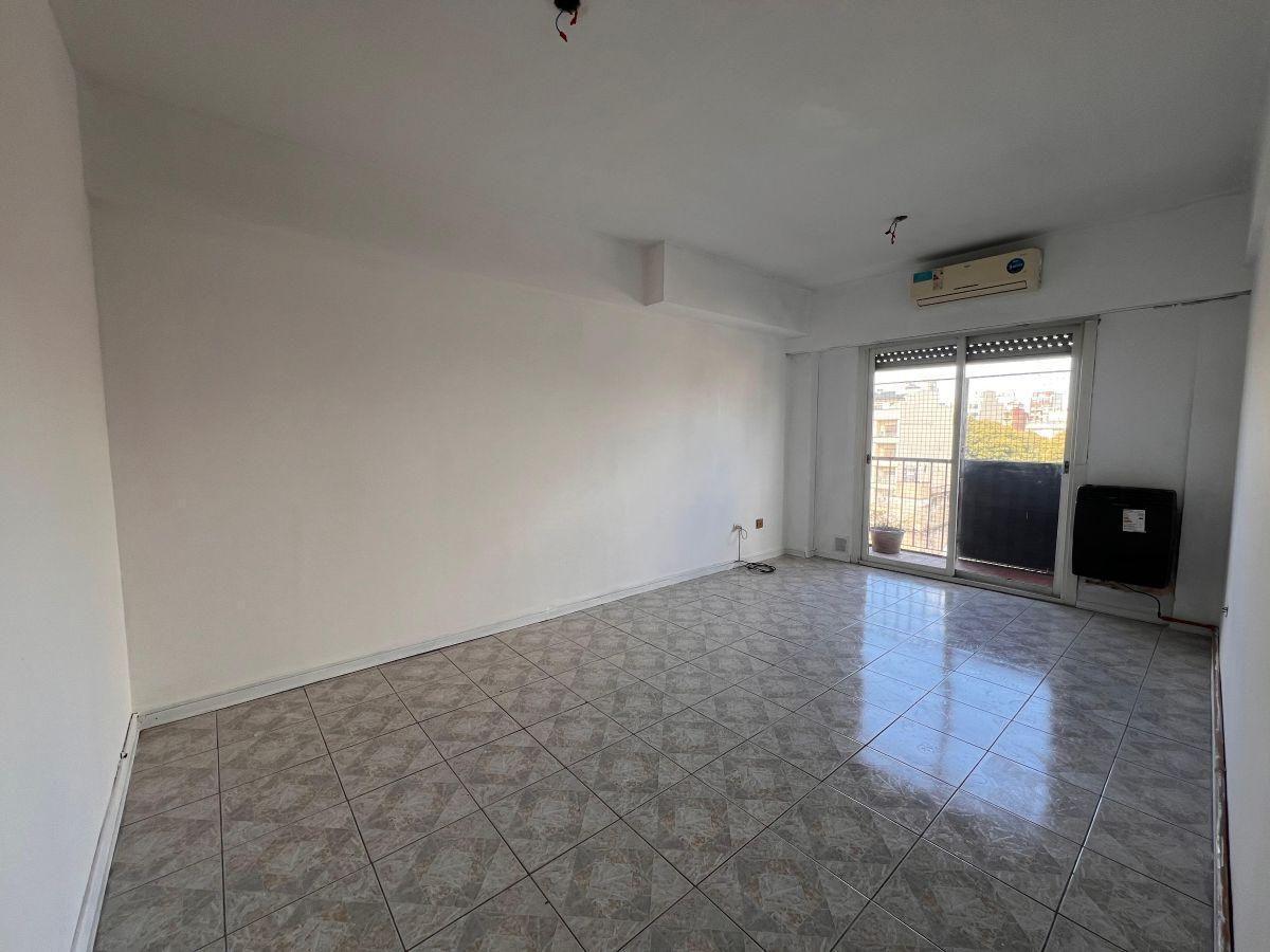 Foto de VENTA DEPARTAMENTO 2 AMBIENTES FRENTE BALCON CABALLITO, imagen 4