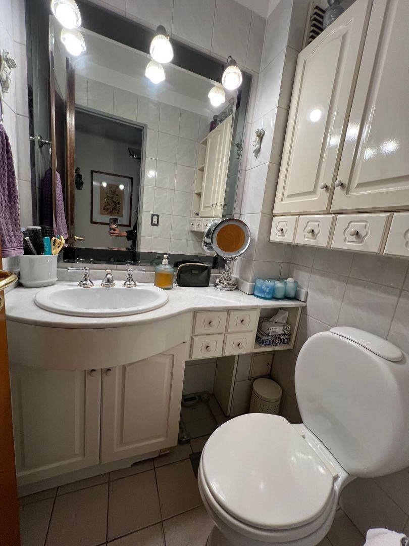 Foto de VENTA SEMIPISO 4 AMBIENTES CABALLITO COCHERA FRENTE BALCON, imagen 2
