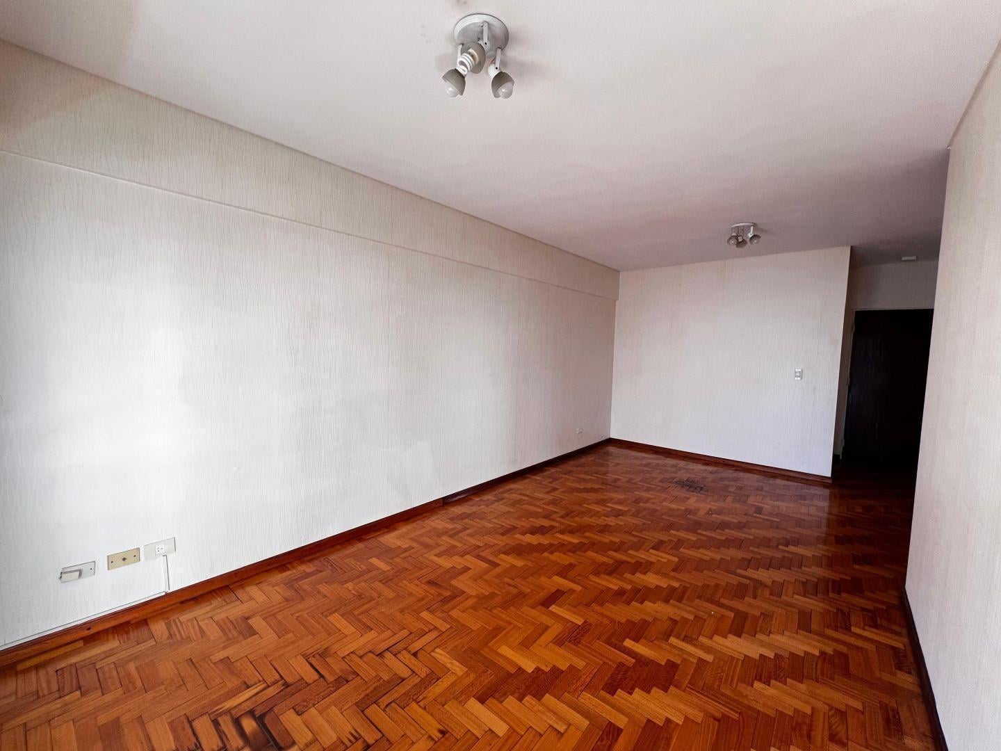 Foto de VENTA DEPARTAMENTO 3 AMBIENTES ALMAGRO CONTRAFRENTE BALCON COCHERA, imagen 3