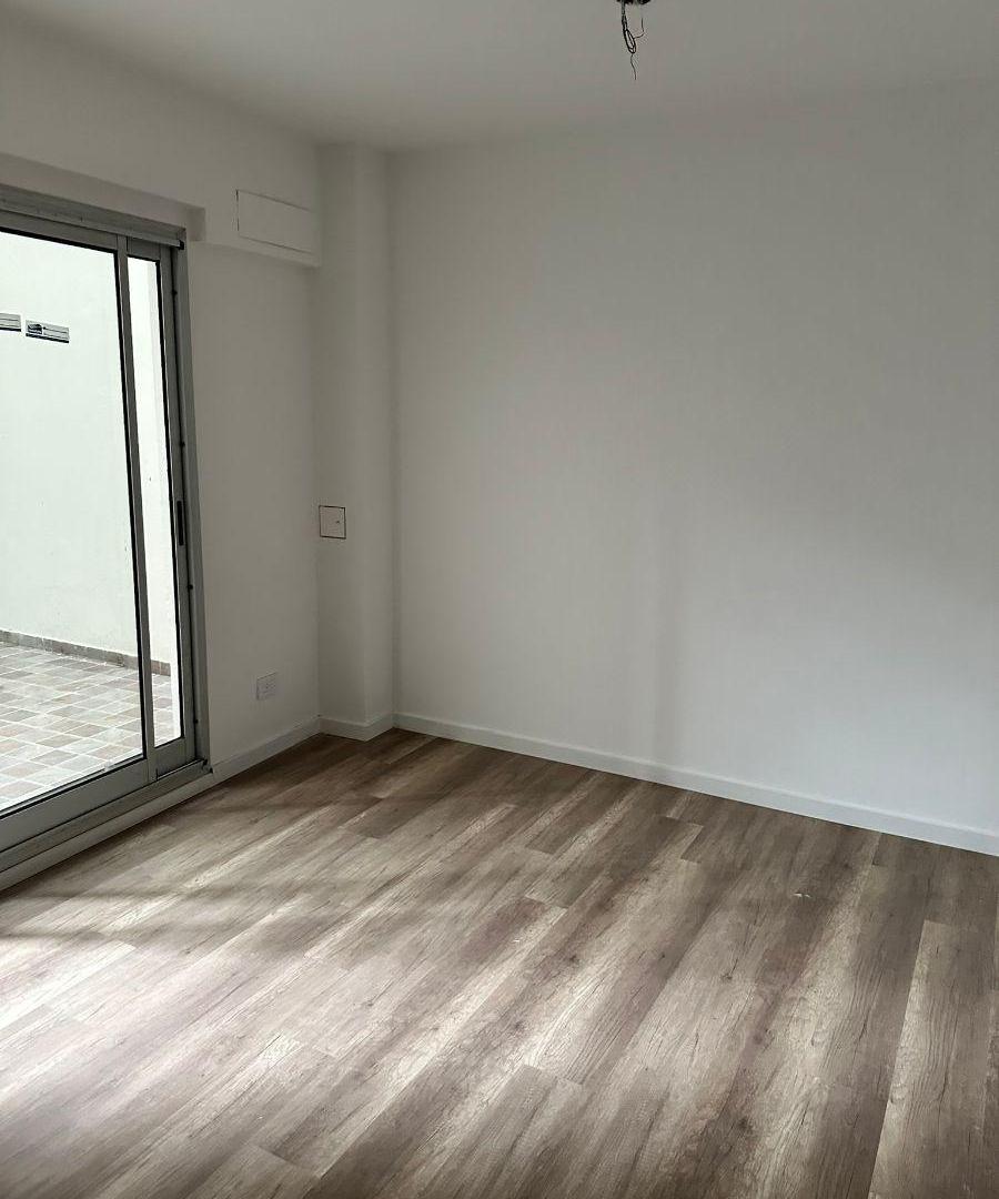 Foto de Monoambiente con gran Patio Venta Recoleta - Juncal 2900, imagen 2