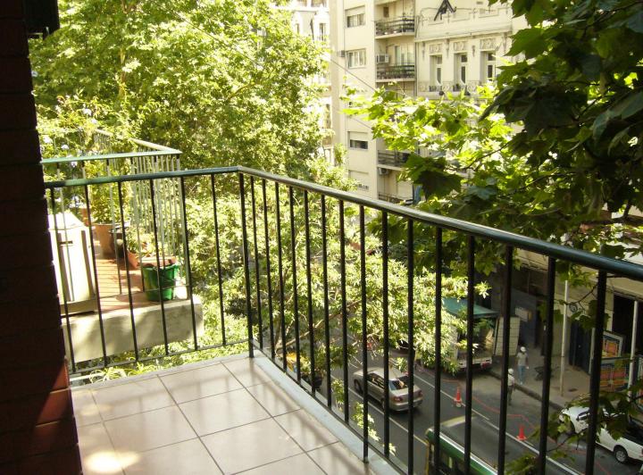 Semipiso frente, luz y  sol. 2 cuadras subte H y 2 cuadras Recoleta Mall 1