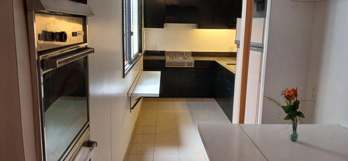 Foto de FRENTE DUPLEX SOBRE BOULEVARD ,LUZ ,SOL y VISTA. INMEJORABLE UBICACION, imagen 3