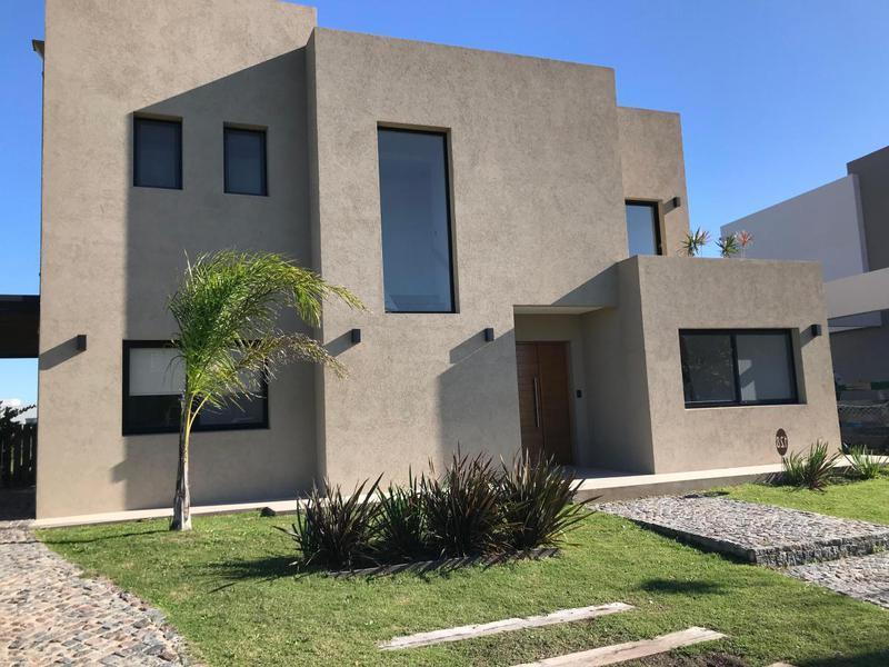 Casa en venta en el Barrio Ceibos, Puertos. Muy linda