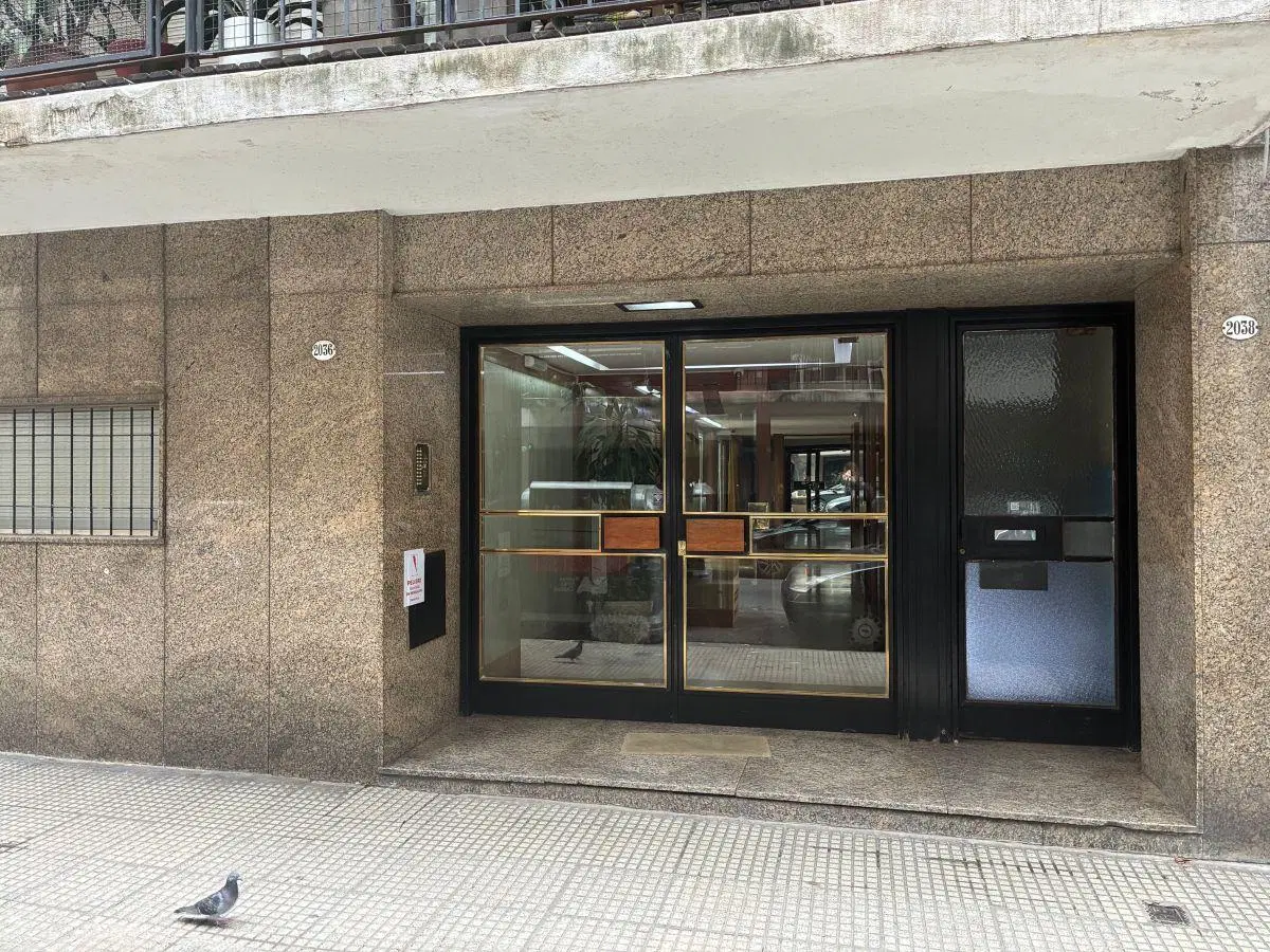 Departamento de 2 dormitorios en alquiler en Recoleta 3