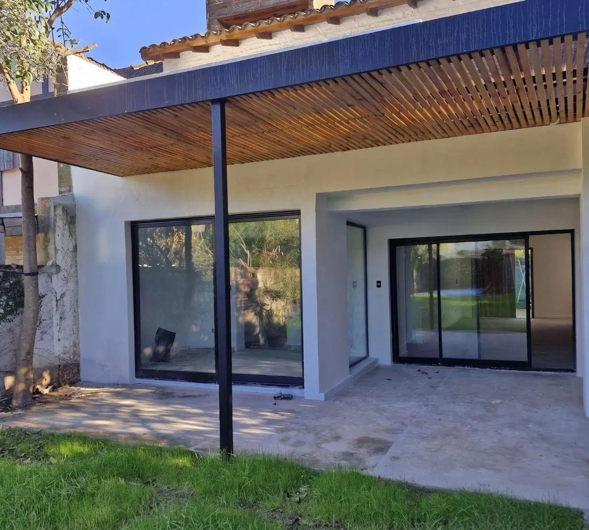 Casa remodelada, en venta, en La Horqueta 4