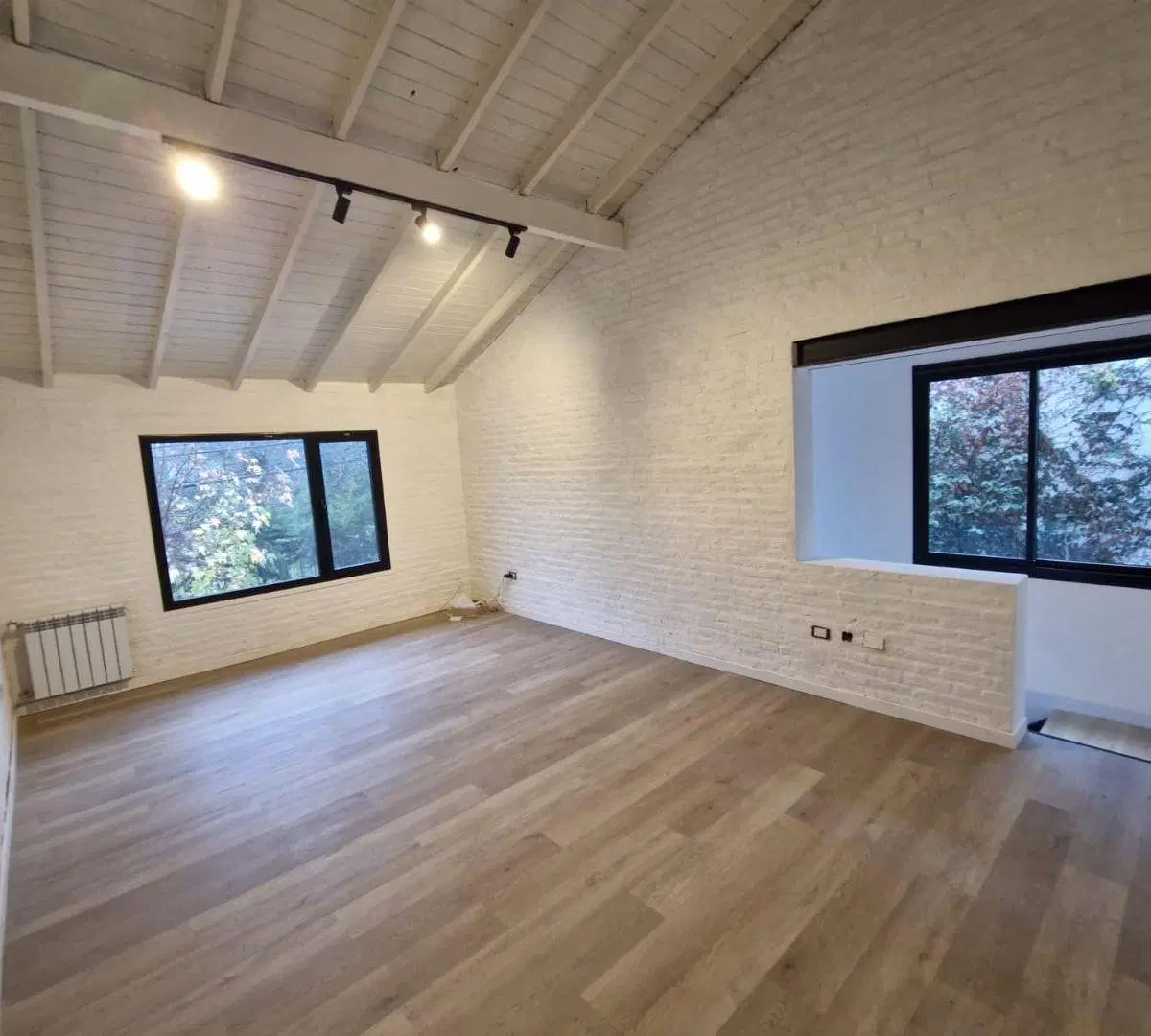 Casa remodelada, en venta, en La Horqueta 1