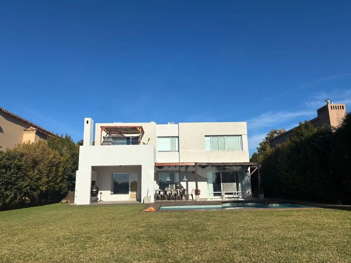 Casa a la laguna, en alquiler, en el Barrio Talar del Lago 2 3